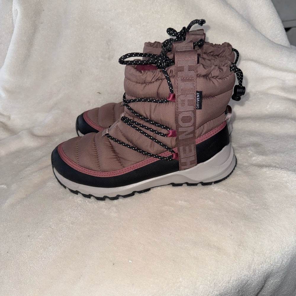 THE NORTH FACE Women's Sz 7 ThermoBall Lace Up Waterproof Boots Mauve